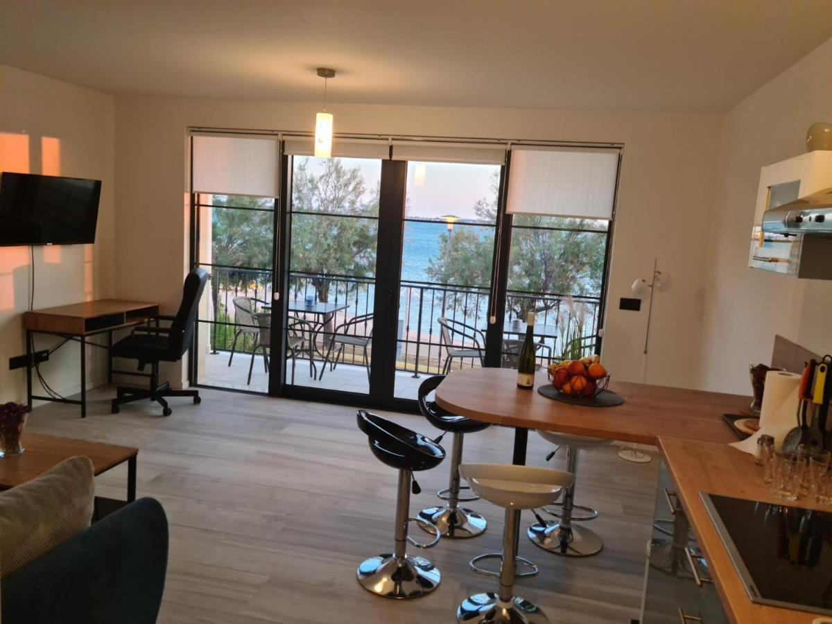 Appartments Akrapovic Vrsi Esterno foto