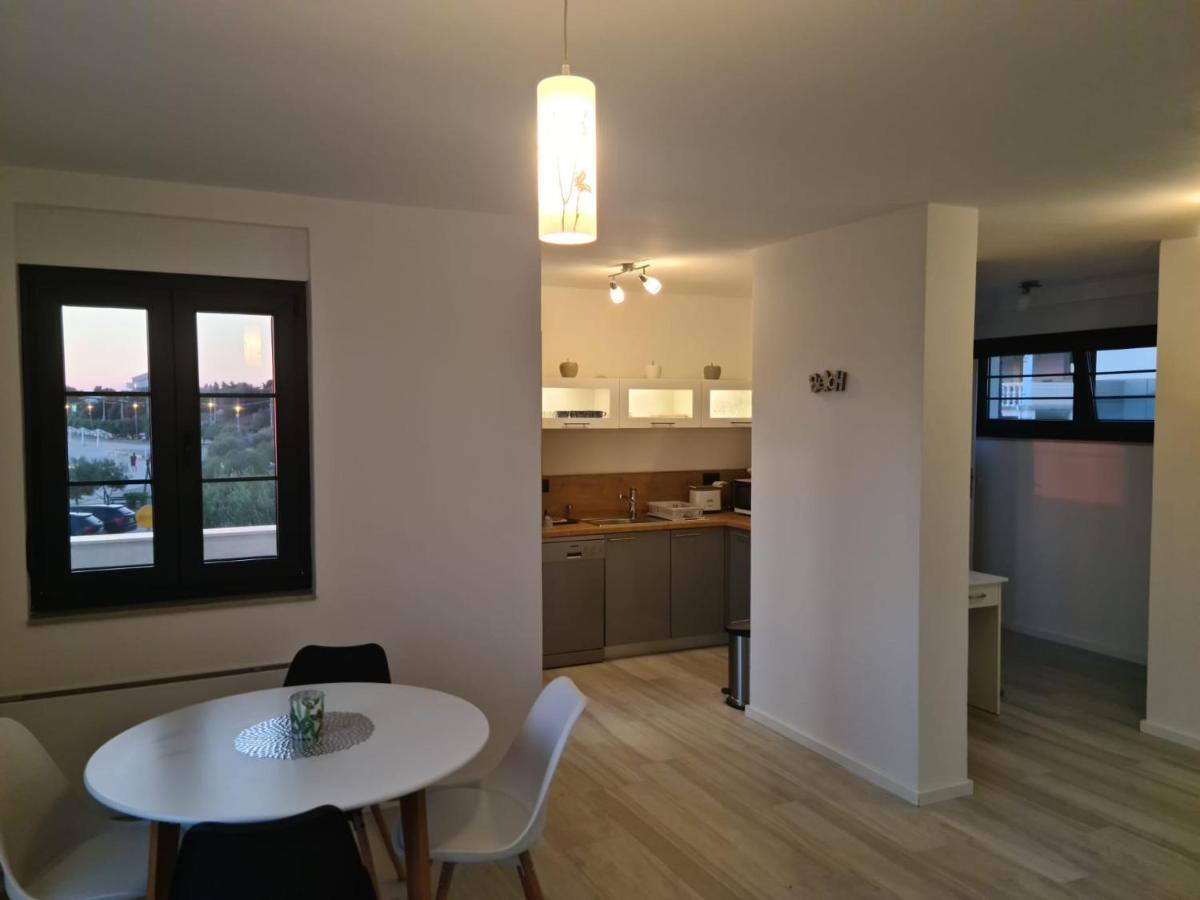 Appartments Akrapovic Vrsi Esterno foto