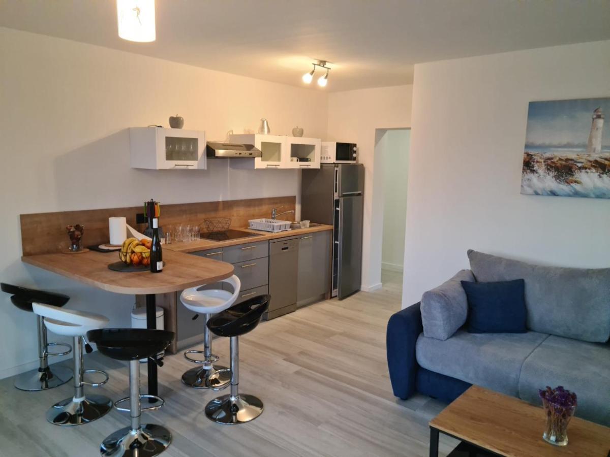 Appartments Akrapovic Vrsi Esterno foto