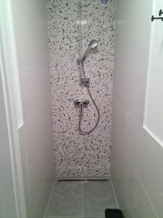 Appartments Akrapovic Vrsi Esterno foto