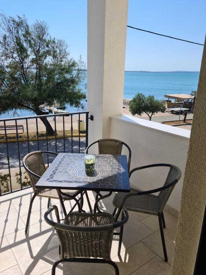 Appartments Akrapovic Vrsi Esterno foto