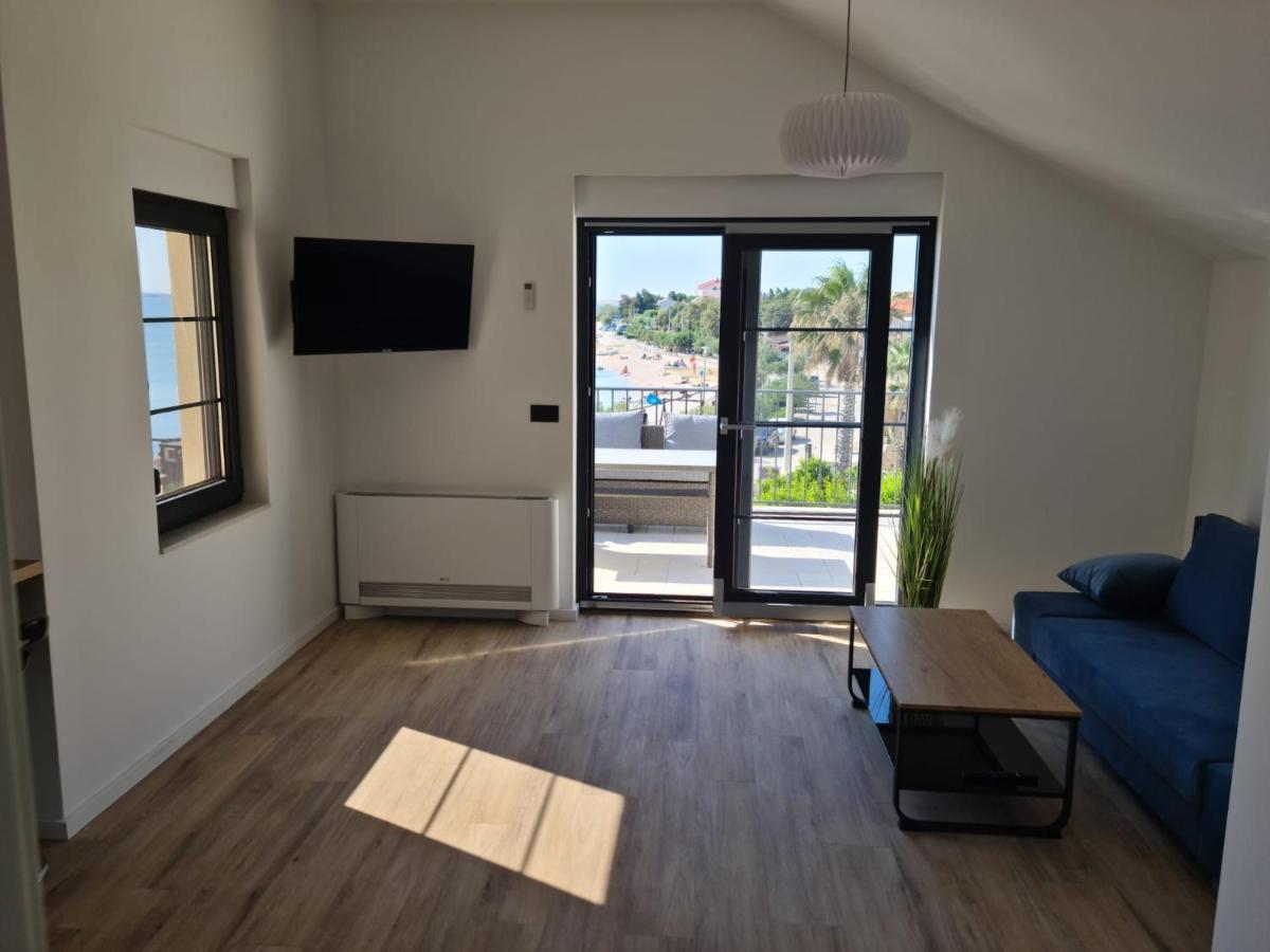 Appartments Akrapovic Vrsi Esterno foto